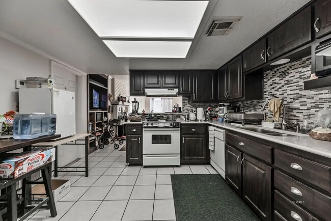 Foto del edificio - 721 N Balsam St