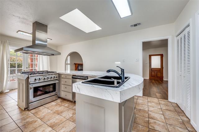 Foto del edificio - 3337 Mockingbird Ln