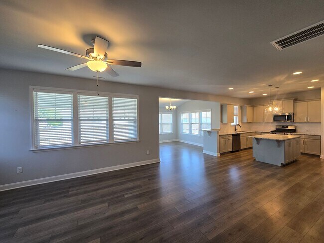 Foto del edificio - Perfect Mebane Location!