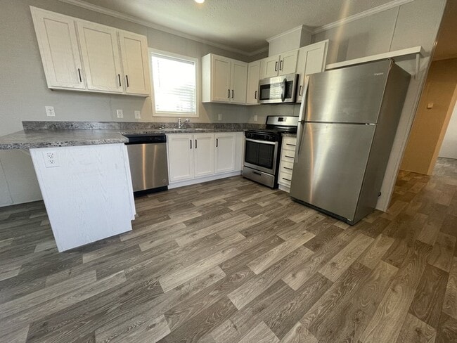 Building Photo - 15852 Croatia Dr