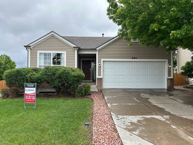 3 Bed Ranch Style Home with Awesome Fully Fenced Backyard Close to Ft Carson & Schriever Space Fo... - 3 Bed Ranch Style Home with Awesome Fully Fenced Backyard Close to Ft Carson & Schriever Space Fo...