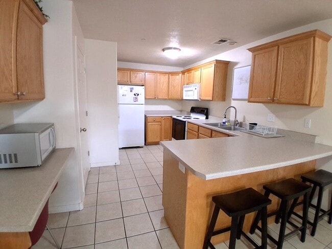 Foto del edificio - 1969 N Canyon Rd