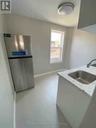 Building Photo - 479 Margueretta St