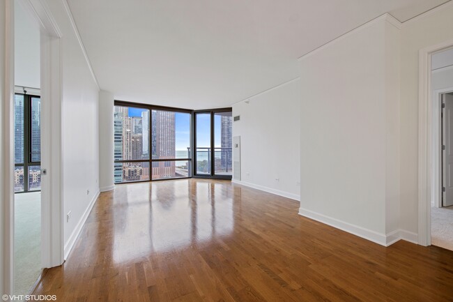 Foto del edificio - 450 E Waterside Dr