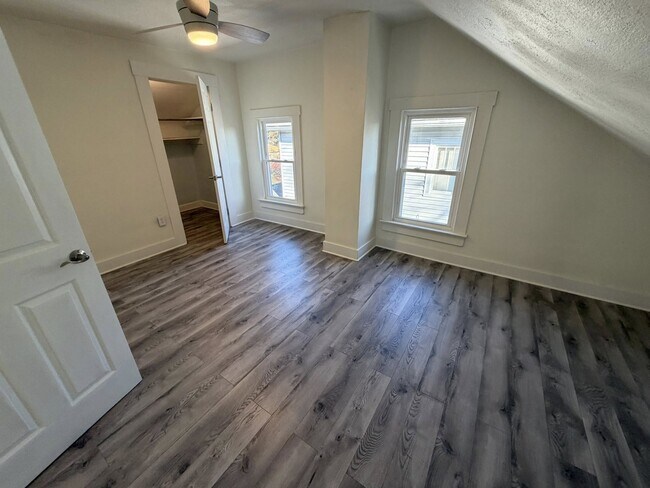 Foto del edificio - 2128 Norwood Blvd