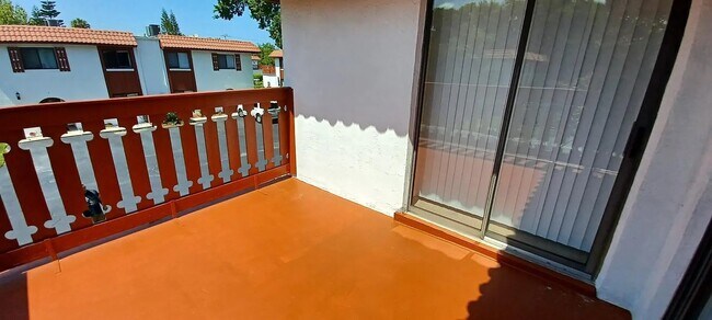 Foto del edificio - 2111 Oak Meadow Cir