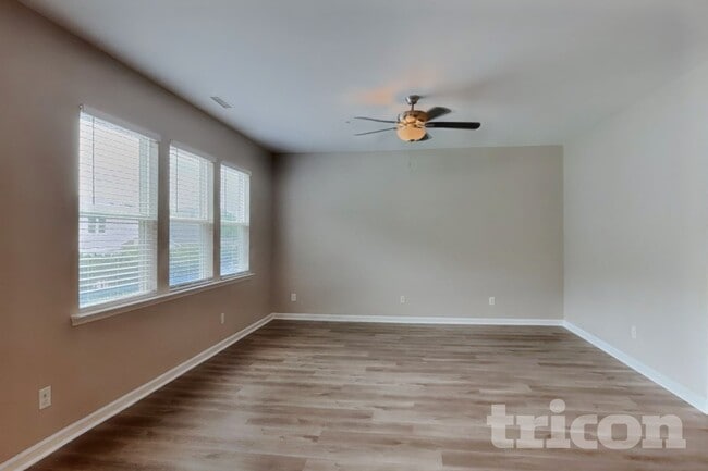 Foto del edificio - 923 Avondale Dr