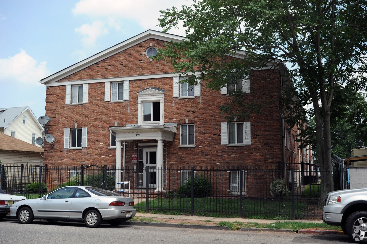 Primary Photo - 417-421 Irvington Ave