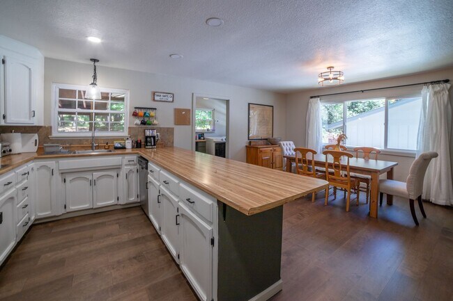 Building Photo - Your Peaceful Retreat in the Pines
