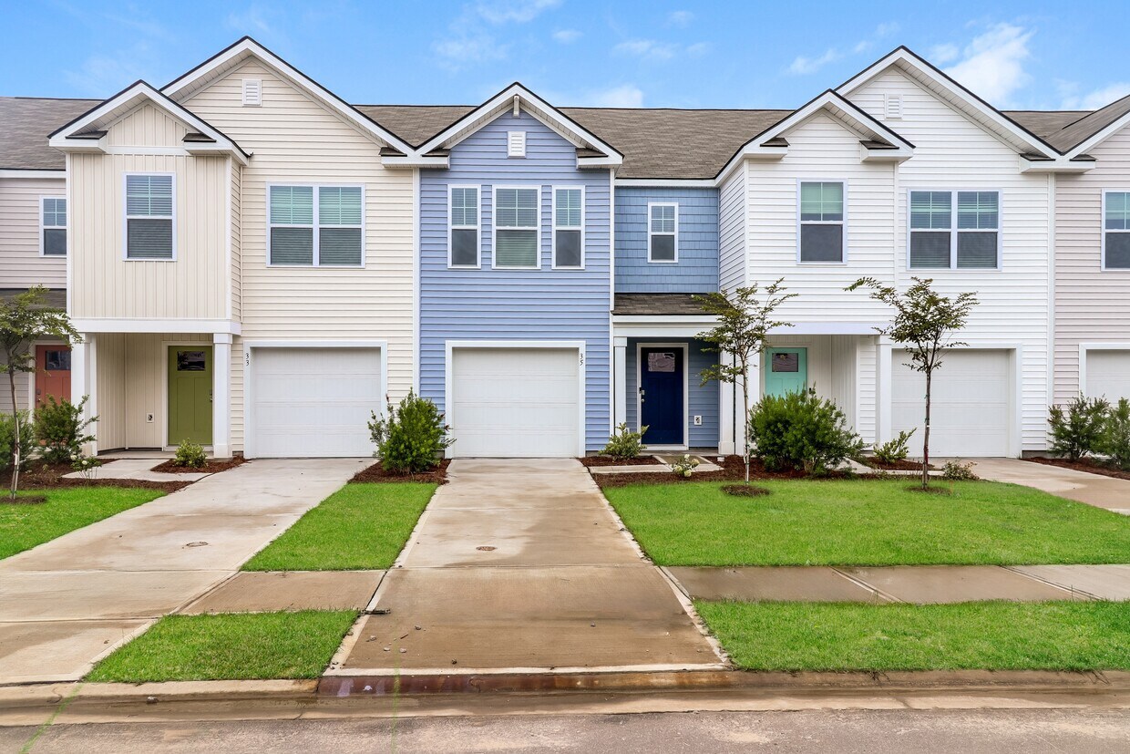 Primary Photo - 35 Striker Rd