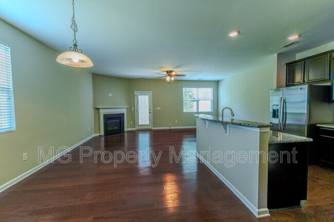 Foto del edificio - 2745 Sawbridge Ln