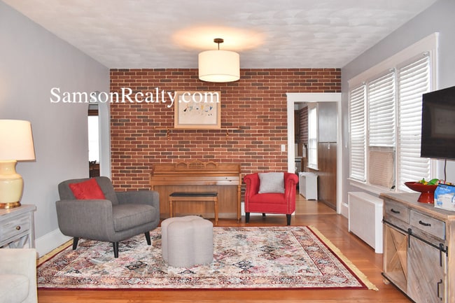 Foto del edificio - 69 Nathaniel Ave