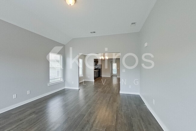 Building Photo - 855 Maple Trce