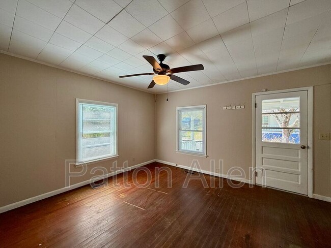 Building Photo - 42 6th St