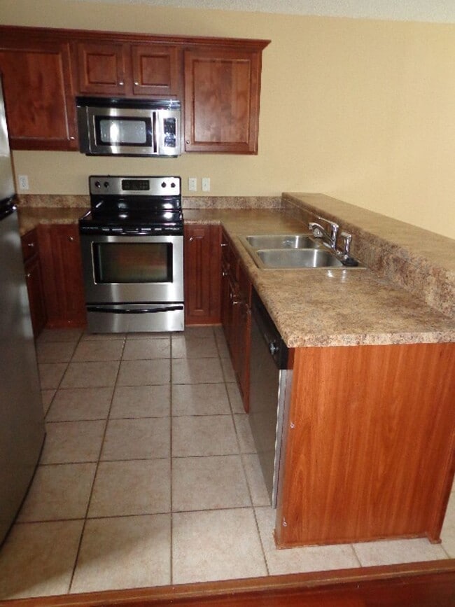 Building Photo - 439 Sandy Oak Dr