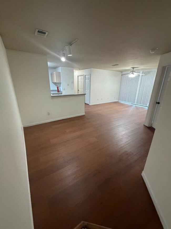 Foto del edificio - 7605 Pissarro Dr