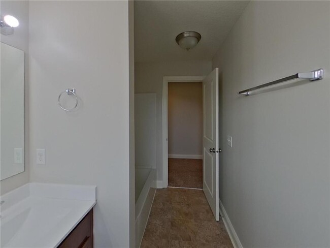 Foto del edificio - 1590 Edgebrook Ln