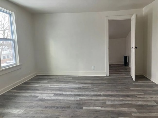 Building Photo - 404 S Main St