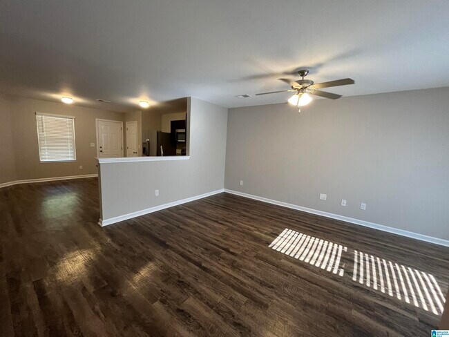 Building Photo - 752 The Heights Ln
