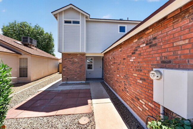 Foto del edificio - 1237 W Rosewood Ct