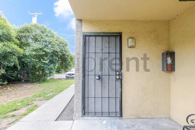 Foto del edificio - 4561 Ashcroft Ave