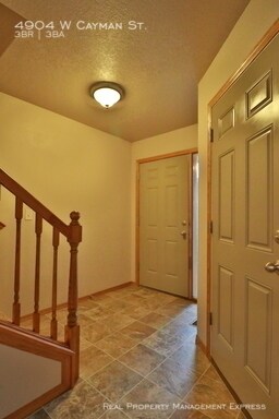 Foto del edificio - Large 3 bedroom with HUGE walk in closet!
