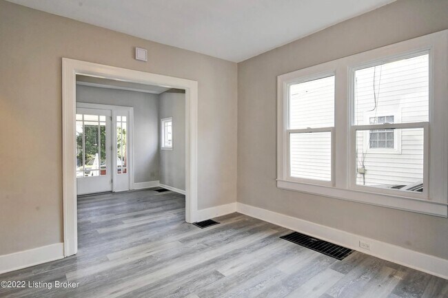 Foto del edificio - 130 Gillette Ave