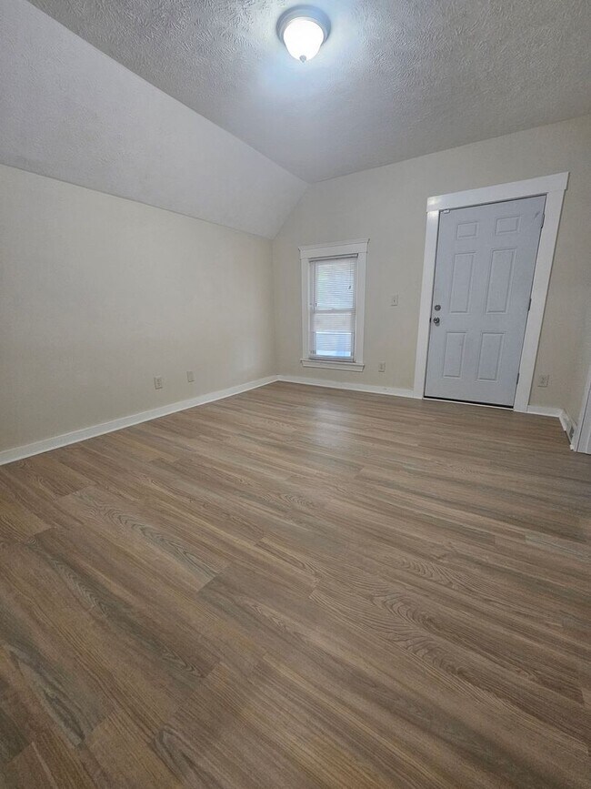 Foto del edificio - 3643 W 47th St