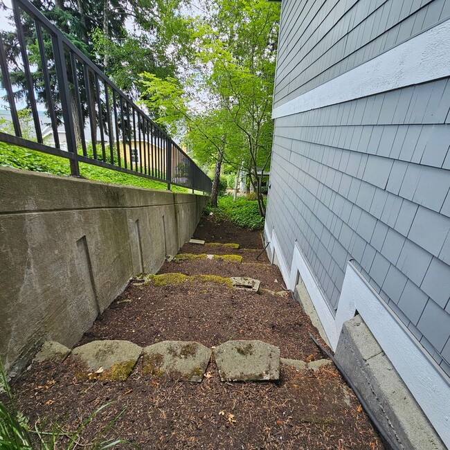 Building Photo - Charming 2 bedroom home in Poulsbo