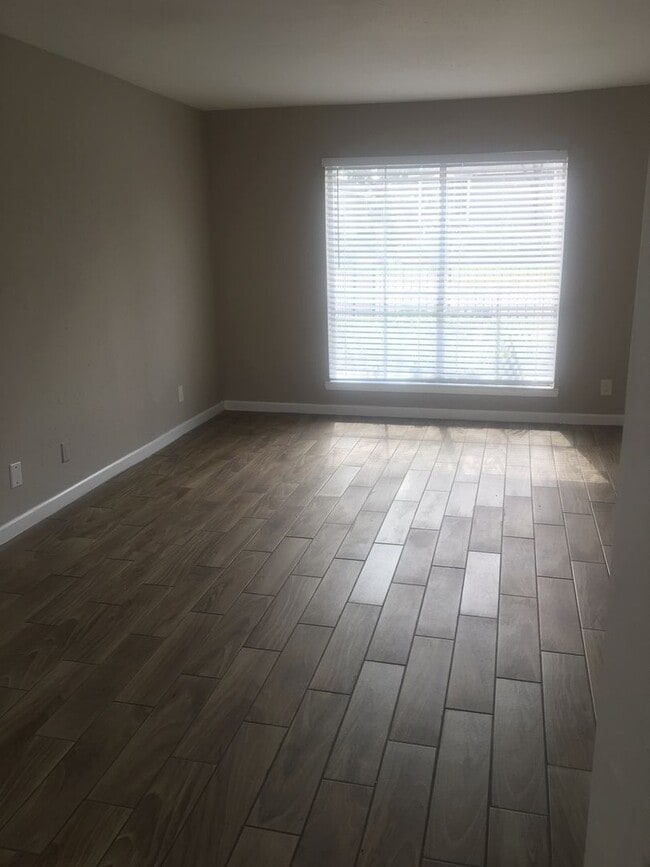Foto del edificio - Two story townhouse
