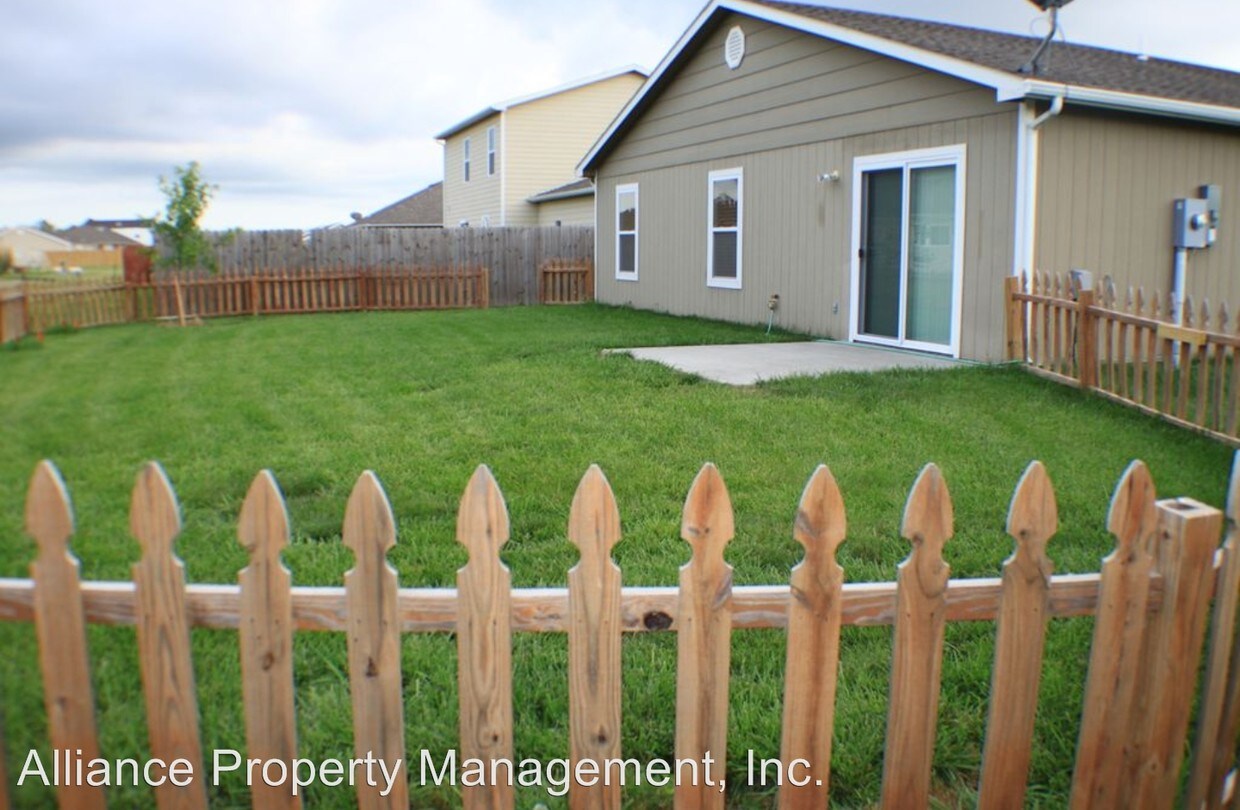 Building Photo - 2712 Brookpointe Cir