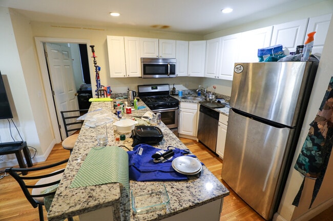 Photo - 60 Egmont St Apartment