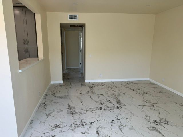 Foto del edificio - 851 N San Antonio Ave