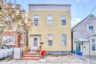 Building Photo - 911 17th St