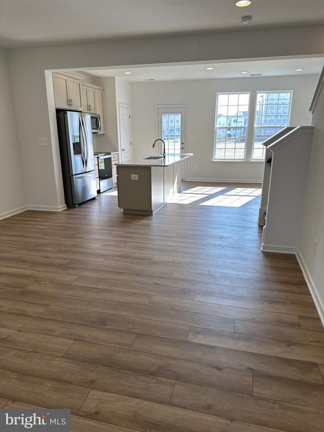 Building Photo - 505 Hillsdale Pl