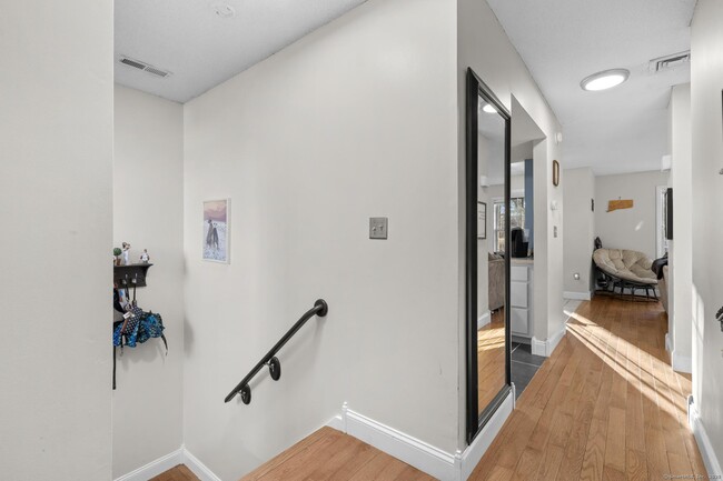 Foto del edificio - 207 Misty Meadow Ln