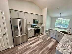 Building Photo - 11699 Madrone Ln