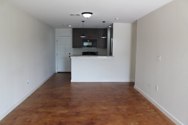 Building Photo - 301 E Bowie St