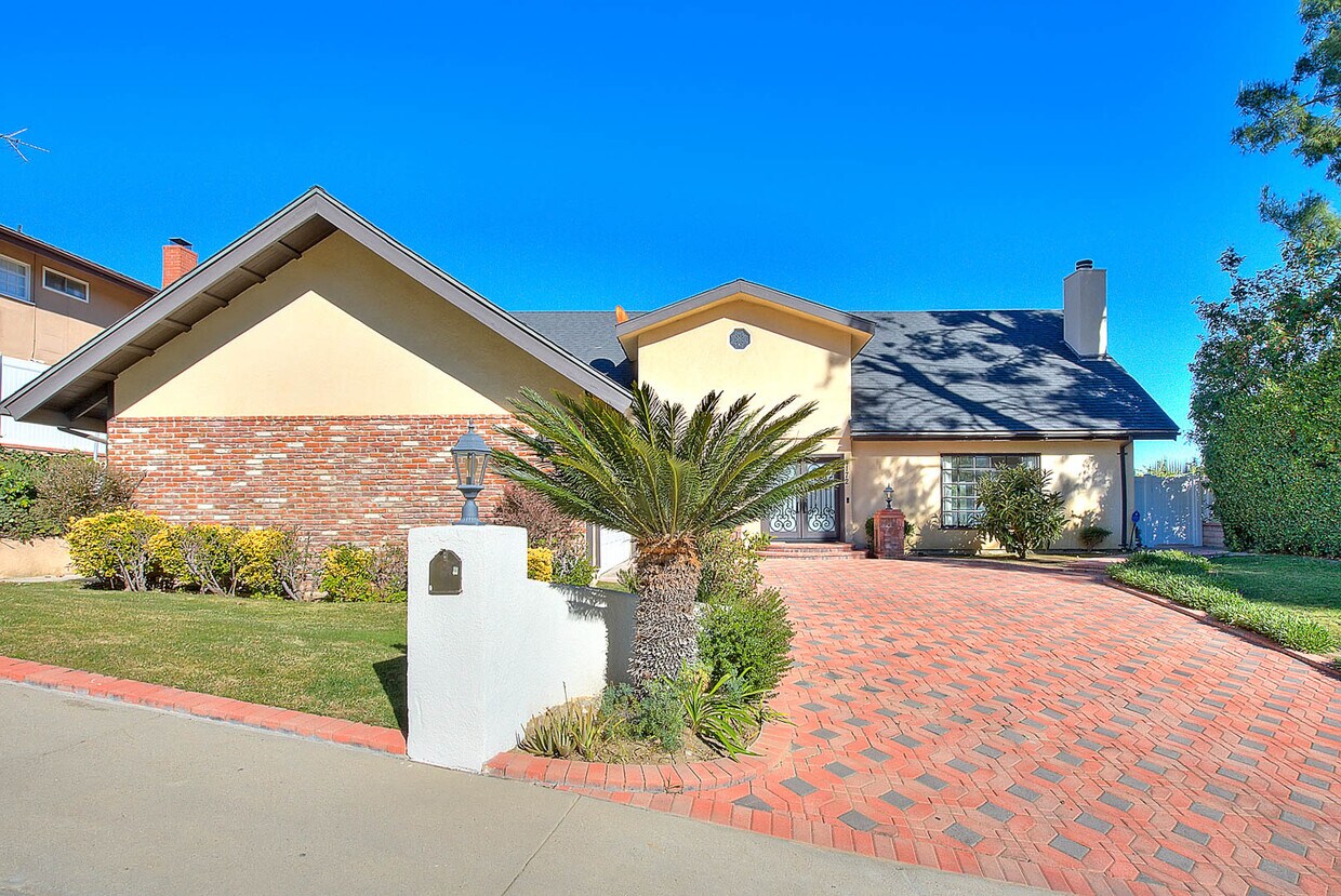 Primary Photo - 4172 Ellenita Ave
