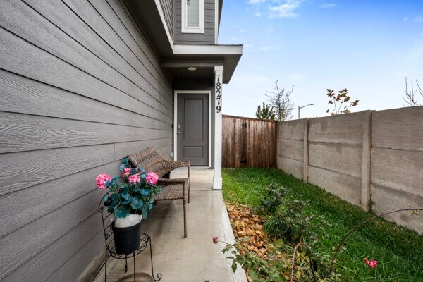 Building Photo - 18279 Via Aurelia Dr