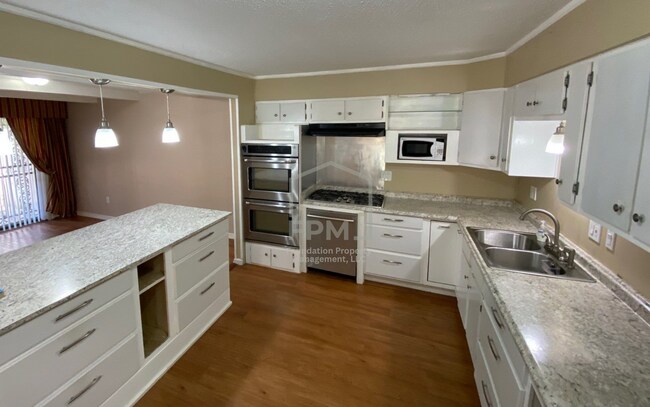 Foto del edificio - 3656 Haughton Ln
