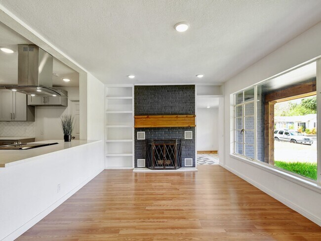 Building Photo - 128 W Hermine Blvd
