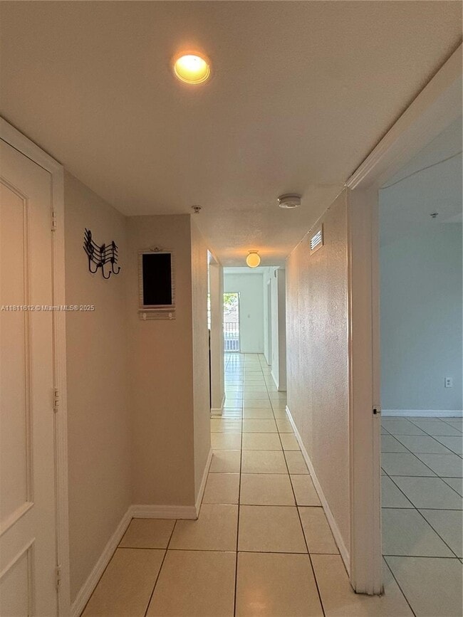 Foto del edificio - 2536 NW 24th St