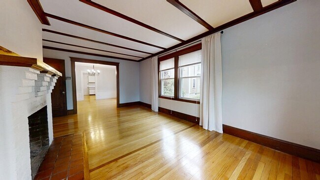 Foto del edificio - 28 Hibbard Rd