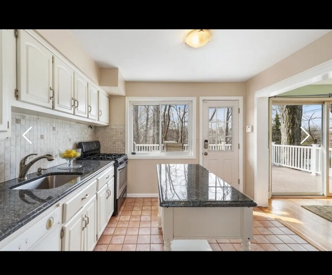 Foto del edificio - Charming 4BR House in Scarsdale