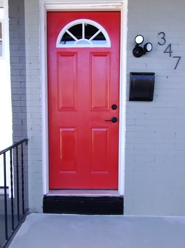 Building Photo - 347 N Edgewood St
