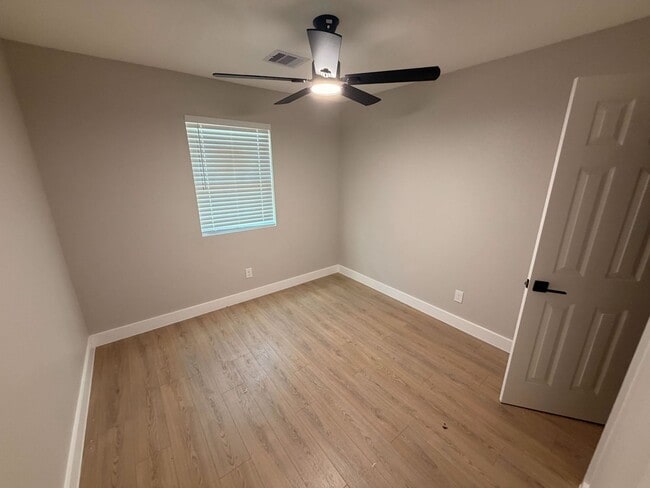 Building Photo - 16603 Sentinel Dr