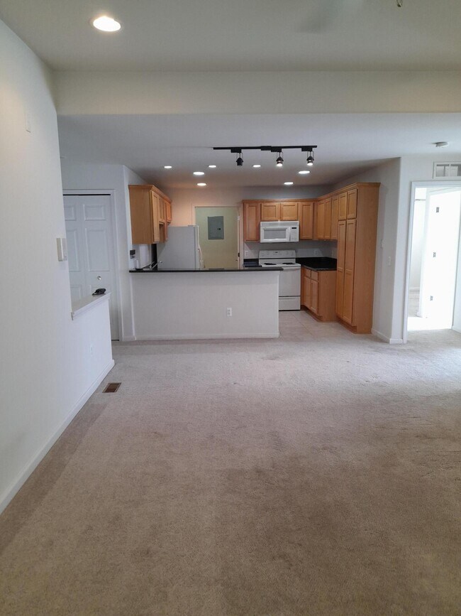 Foto del edificio - 5812 Acorn Ln