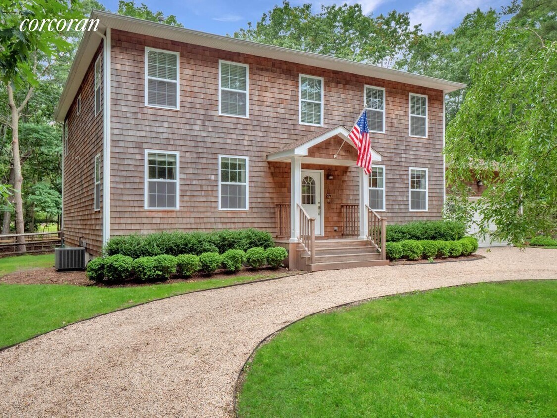 Primary Photo - 32 Gardiners Ln