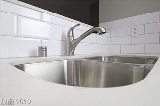 Building Photo - 555 E Silverado Ranch Blvd